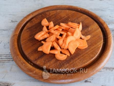 Тушеные кабачки с морковью и помидорами